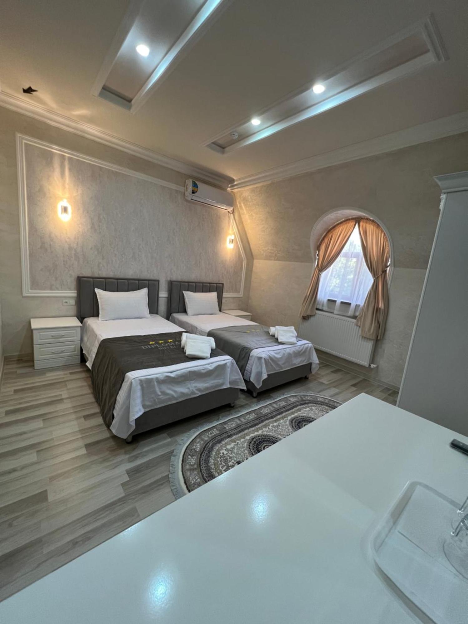 Hotel Diplomat Premium Samarkand Exterior foto